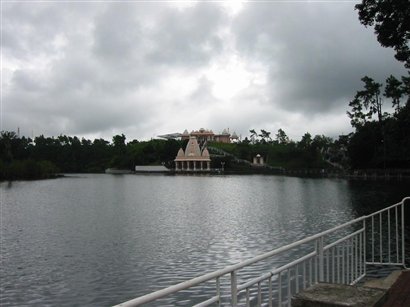 Lac Sacre 4.jpg